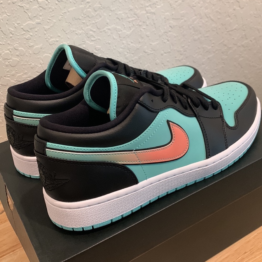 NIKE AIR JORDAN 1 LOW SE SNEAKERS - Picture 5 of 12